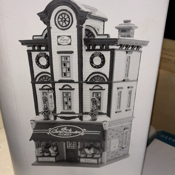 The Original Snow Village "The Secret Garden Florist " - Picture 4 of 4